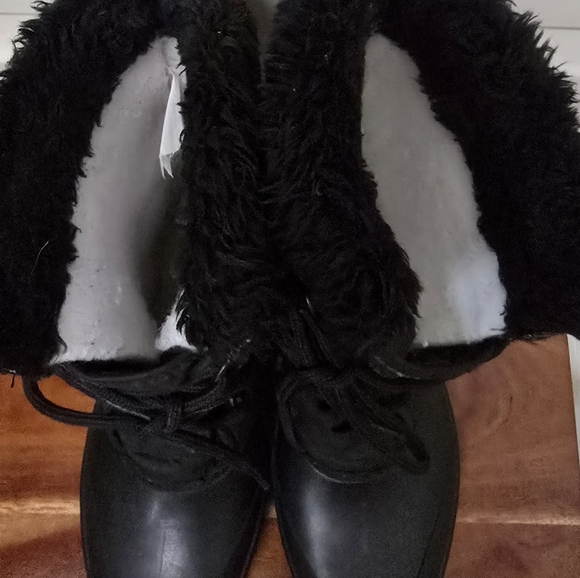Sorel Women's Black Winter Boots Size 9 - Picture 11 of 15